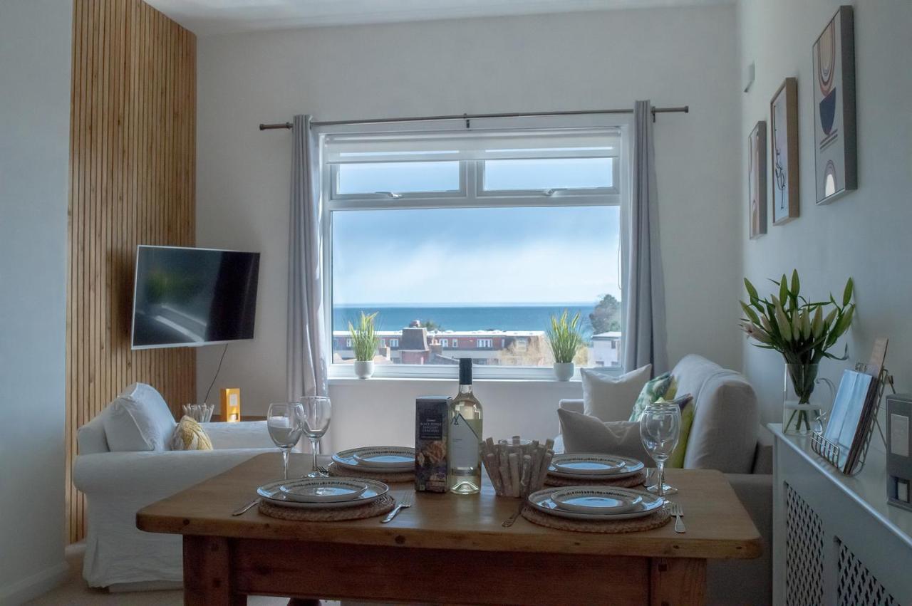 شقة توركواي  في Bed& Boujee With Sea Views المظهر الخارجي الصورة