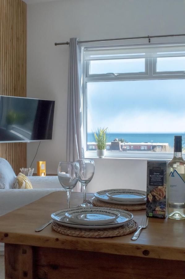 شقة توركواي  في Bed& Boujee With Sea Views المظهر الخارجي الصورة